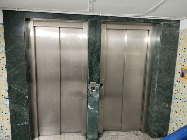 Garasje til salgs i Granada by - € 14 200 (Ref: 9145709)