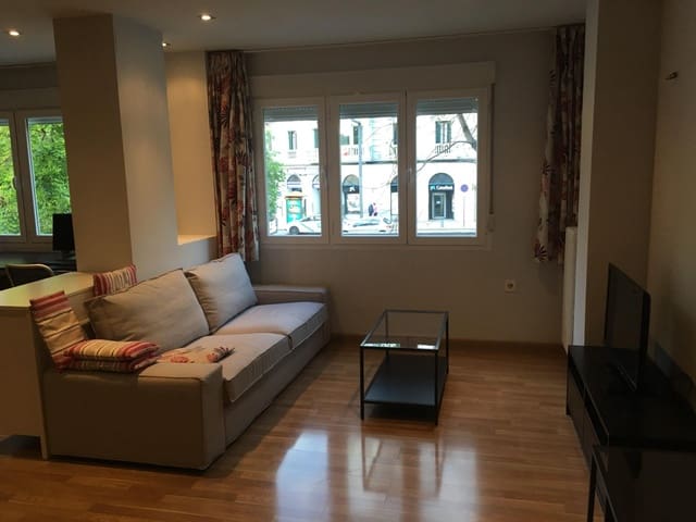 2 Zimmer Apartment zu vermieten in Granada Stadt - 950 € (Ref: 9149501)