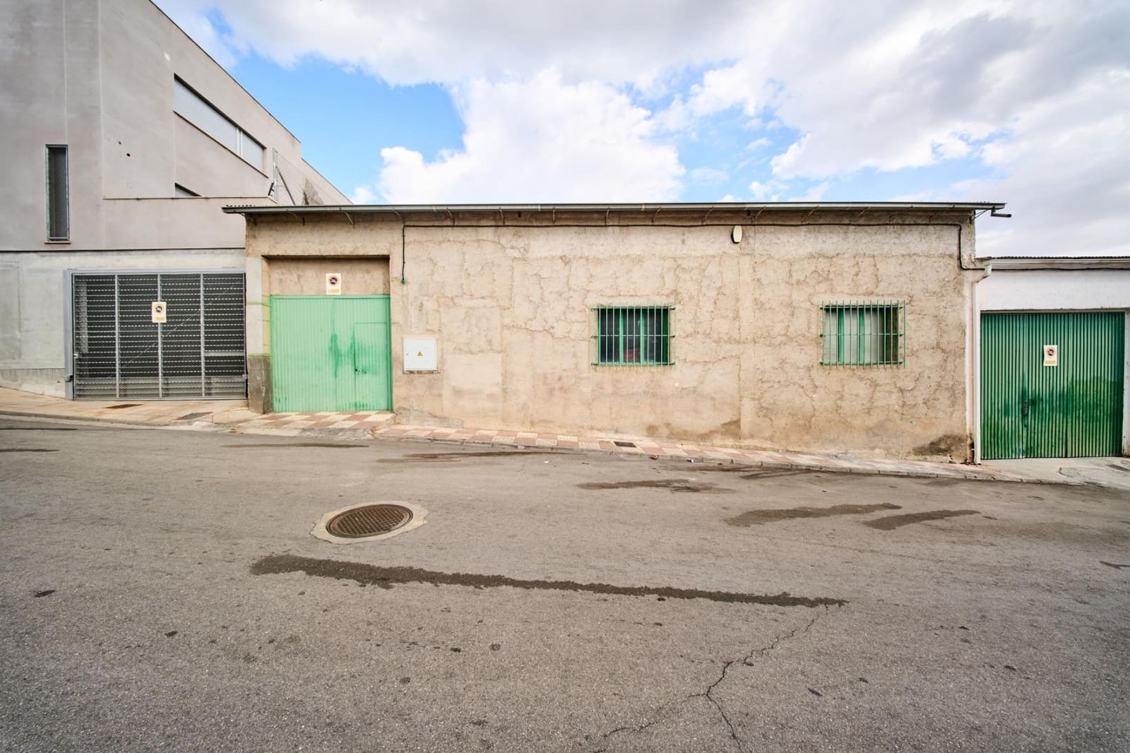 Negocio en Pinos Puente en venta - 79.900 € (Ref: 9149505)