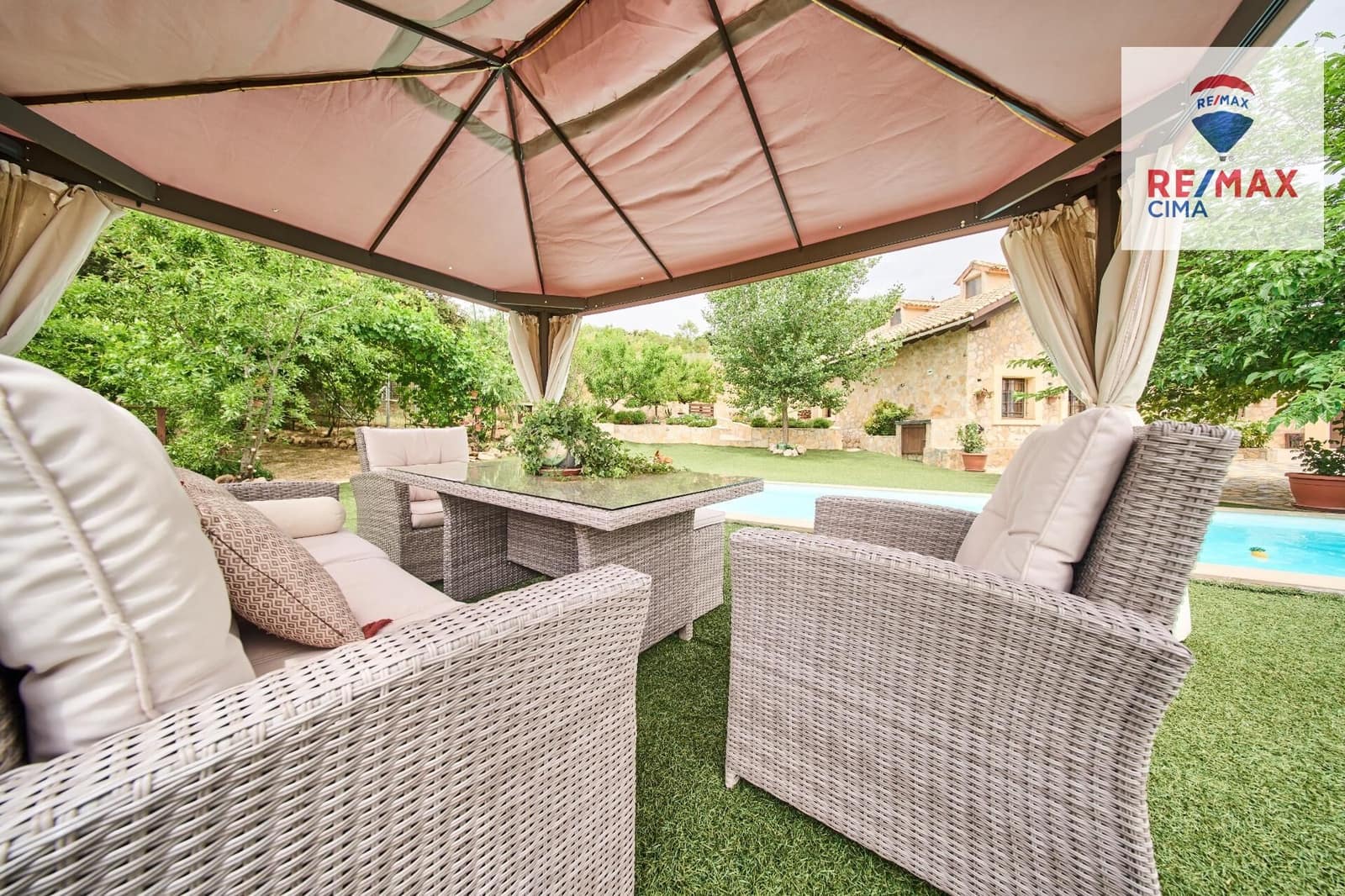 4 soveværelse Finca/Landehus til salg i Alcala la Real med swimmingpool - € 444.000 (Ref: 9162423)