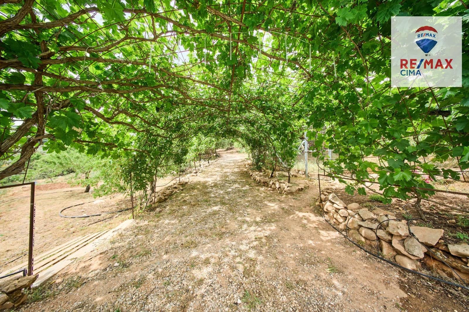 4 soveværelse Finca/Landehus til salg i Alcala la Real med swimmingpool - € 444.000 (Ref: 9162423)