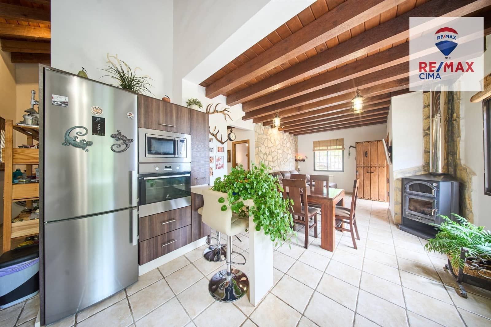 4 soveværelse Finca/Landehus til salg i Alcala la Real med swimmingpool - € 444.000 (Ref: 9162423)