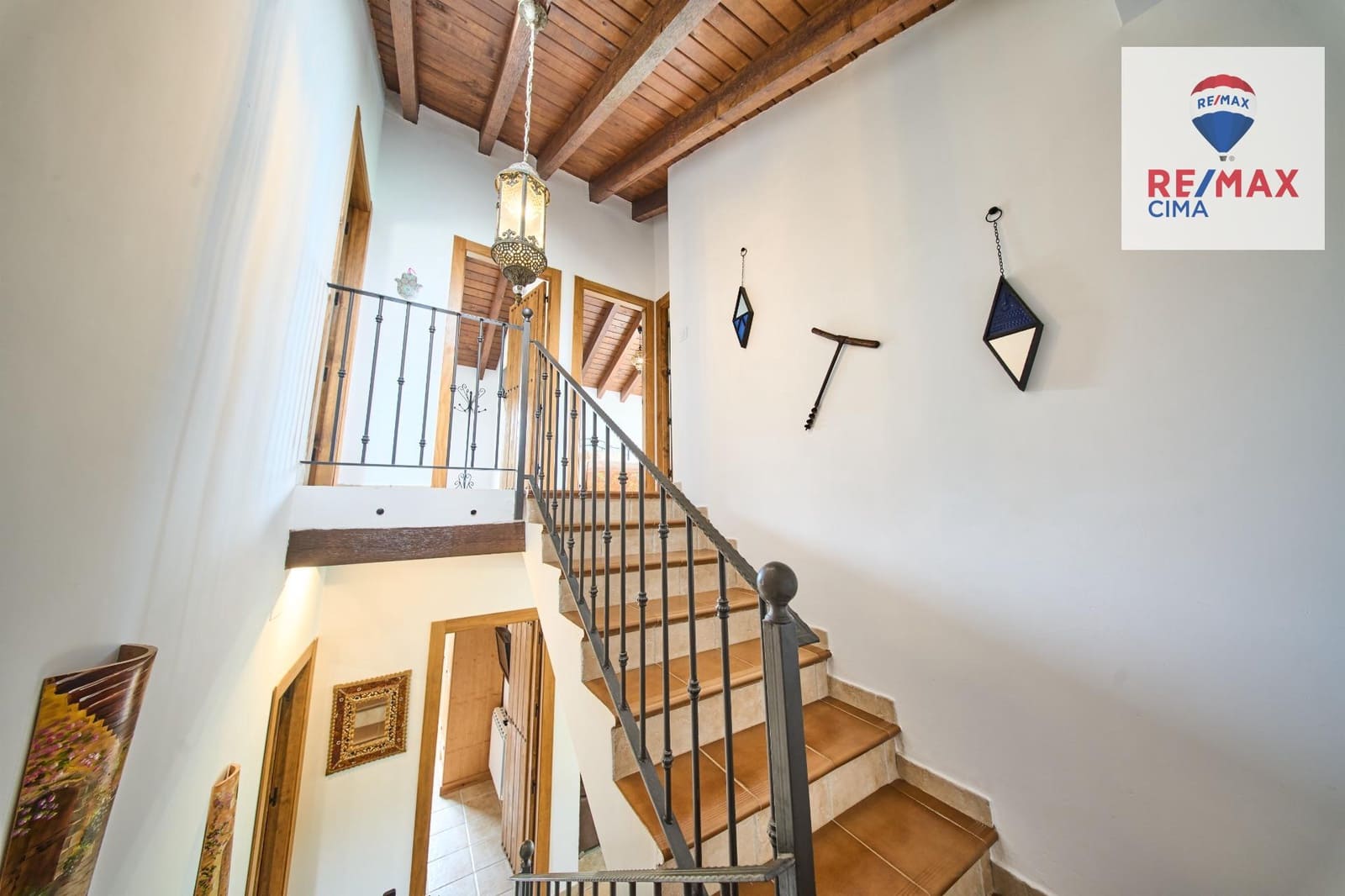 4 soveværelse Finca/Landehus til salg i Alcala la Real med swimmingpool - € 444.000 (Ref: 9162423)