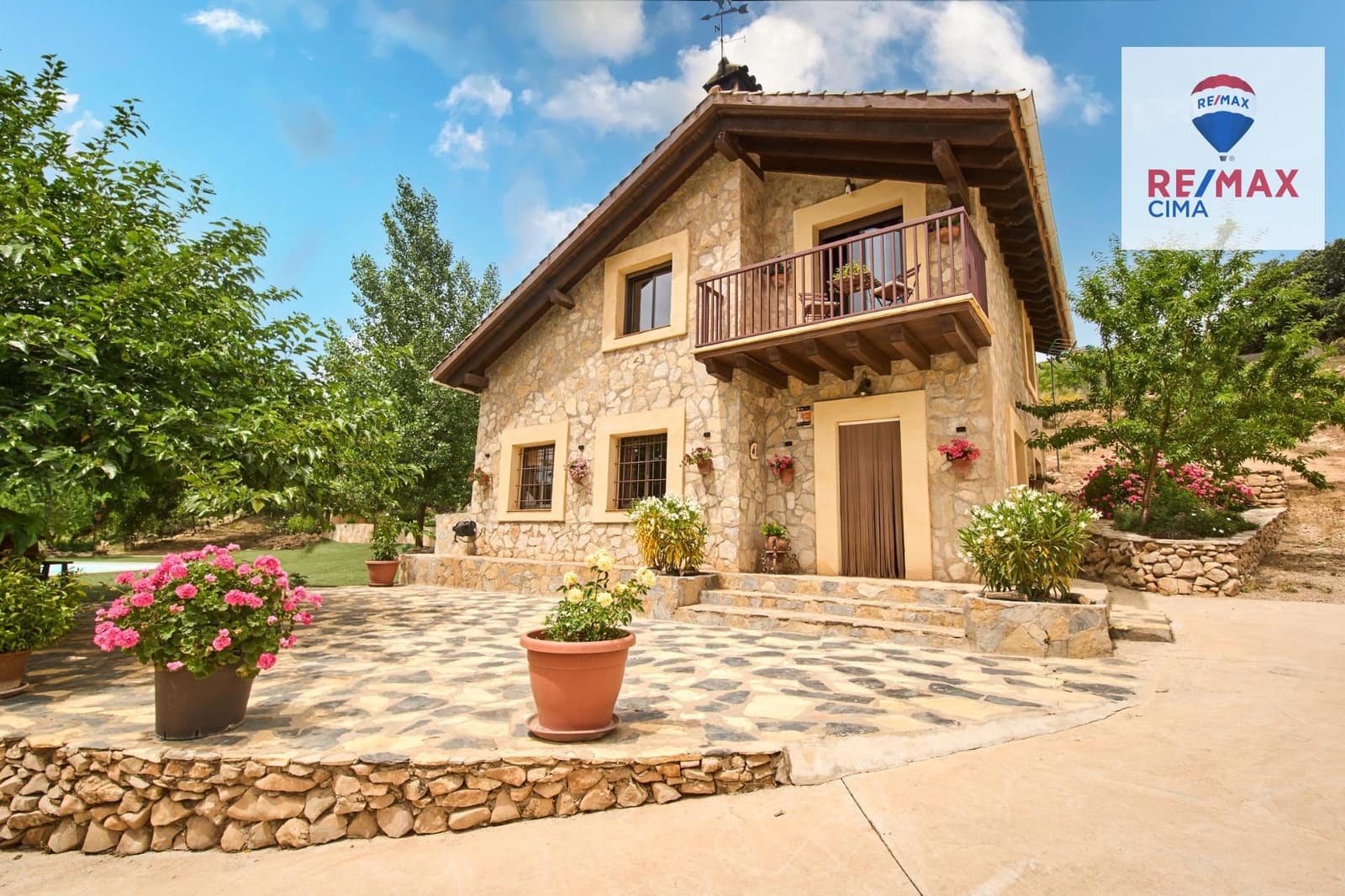 4 soveværelse Finca/Landehus til salg i Alcala la Real med swimmingpool - € 444.000 (Ref: 9162423)