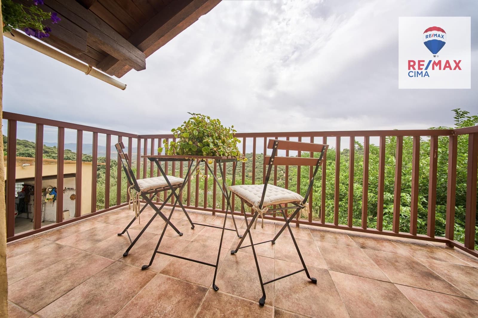 4 soveværelse Finca/Landehus til salg i Alcala la Real med swimmingpool - € 444.000 (Ref: 9162423)