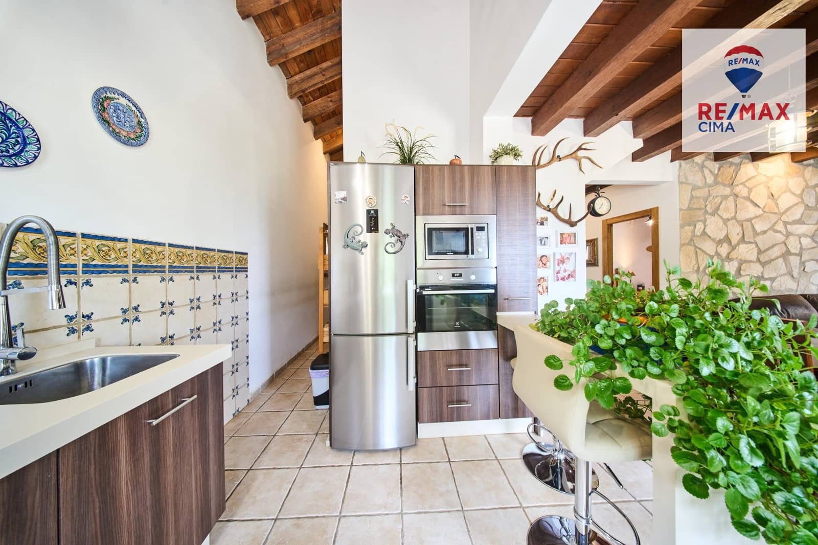4 slaapkamer Finca/Landhuis te koop in Alcala la Real met zwembad garage - € 399.000 (Ref: 9162423)