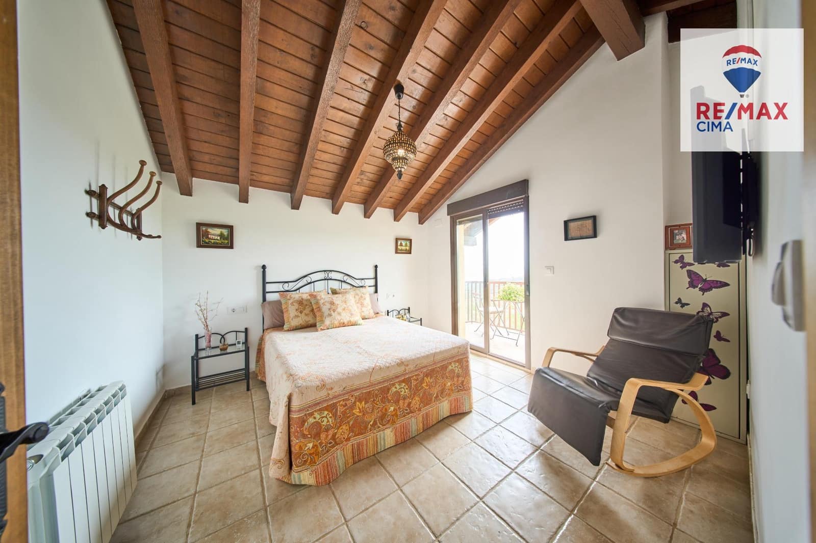 4 slaapkamer Finca/Landhuis te koop in Alcala la Real met zwembad garage - € 399.000 (Ref: 9162423)