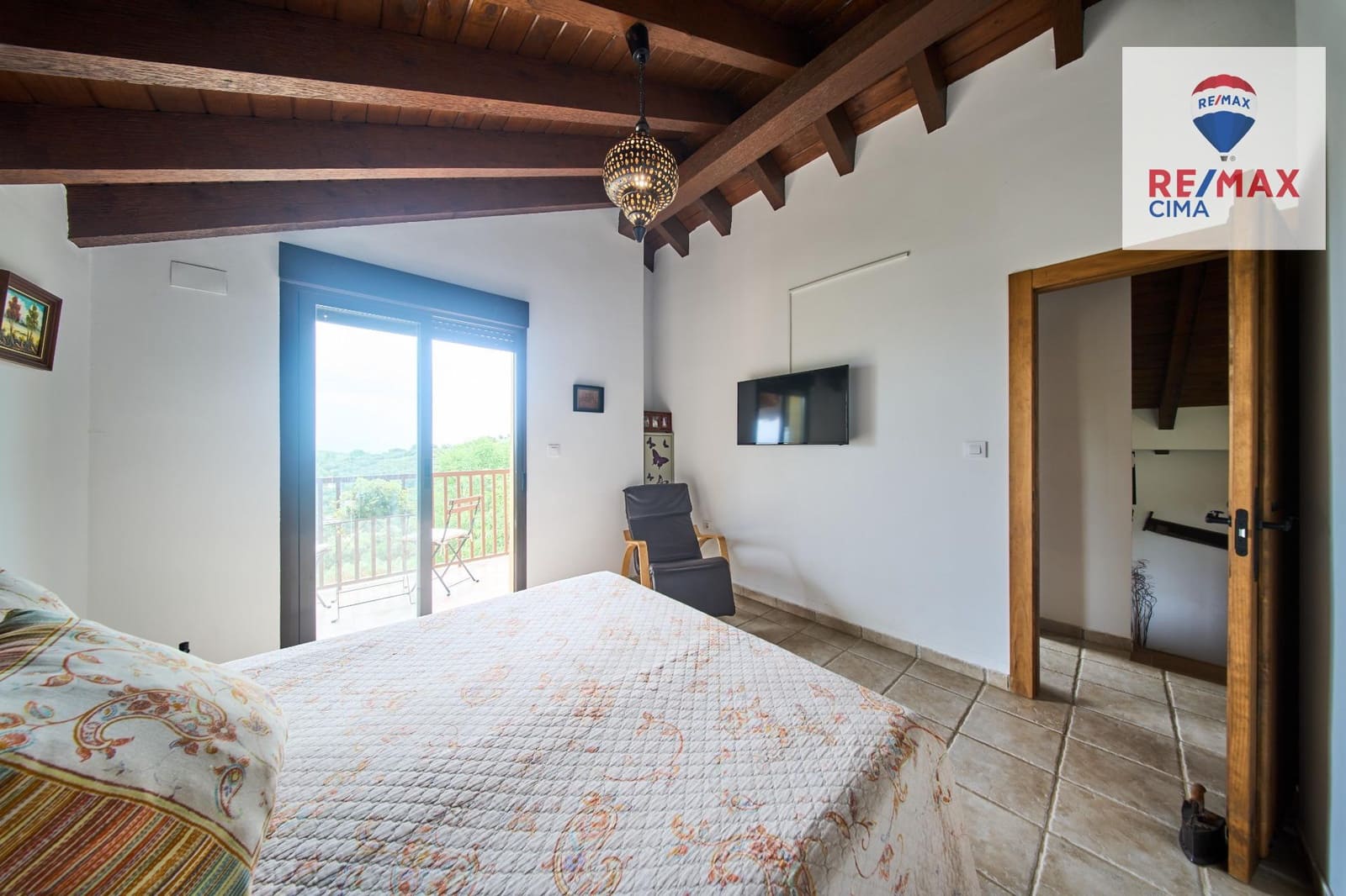 4 slaapkamer Finca/Landhuis te koop in Alcala la Real met zwembad garage - € 399.000 (Ref: 9162423)