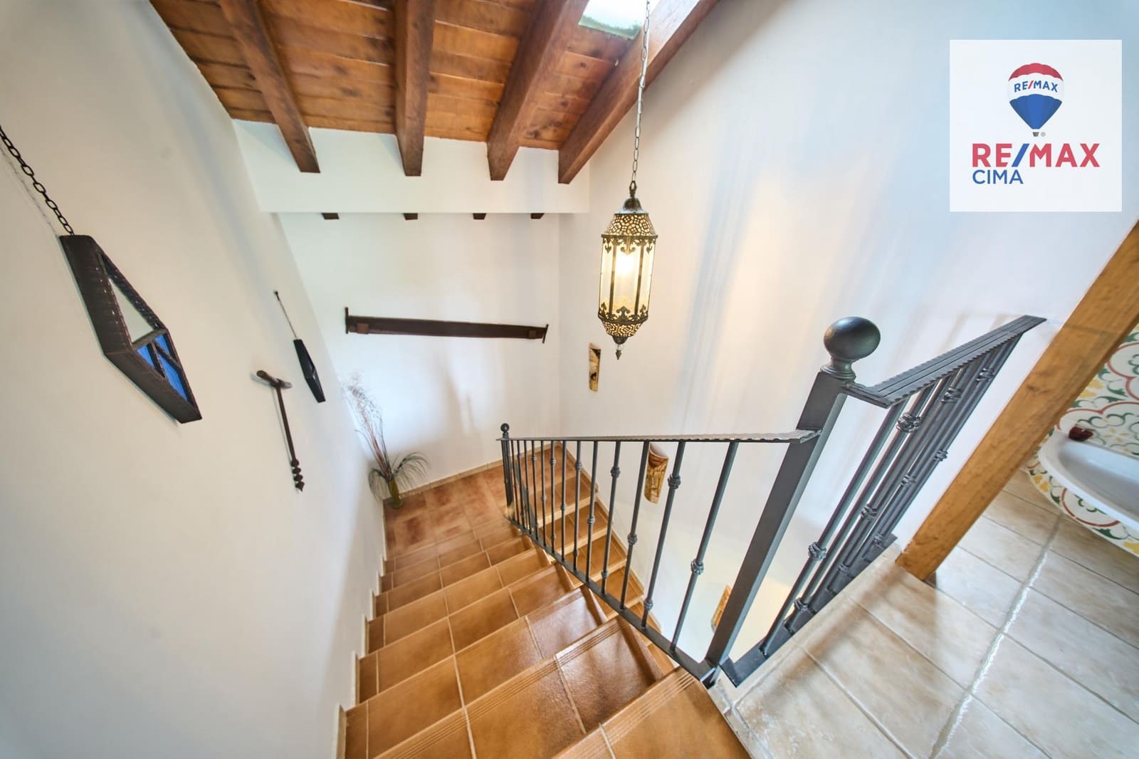 4 slaapkamer Finca/Landhuis te koop in Alcala la Real met zwembad garage - € 399.000 (Ref: 9162423)