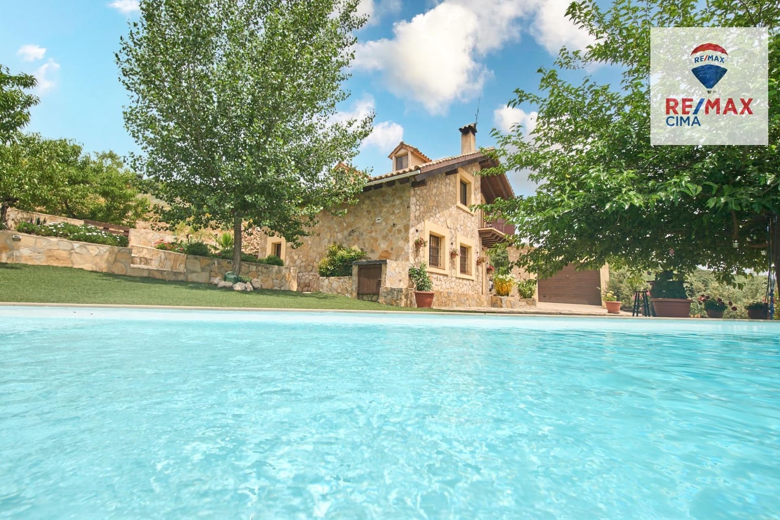 4 slaapkamer Finca/Landhuis te koop in Alcala la Real met zwembad garage - € 399.000 (Ref: 9162423)
