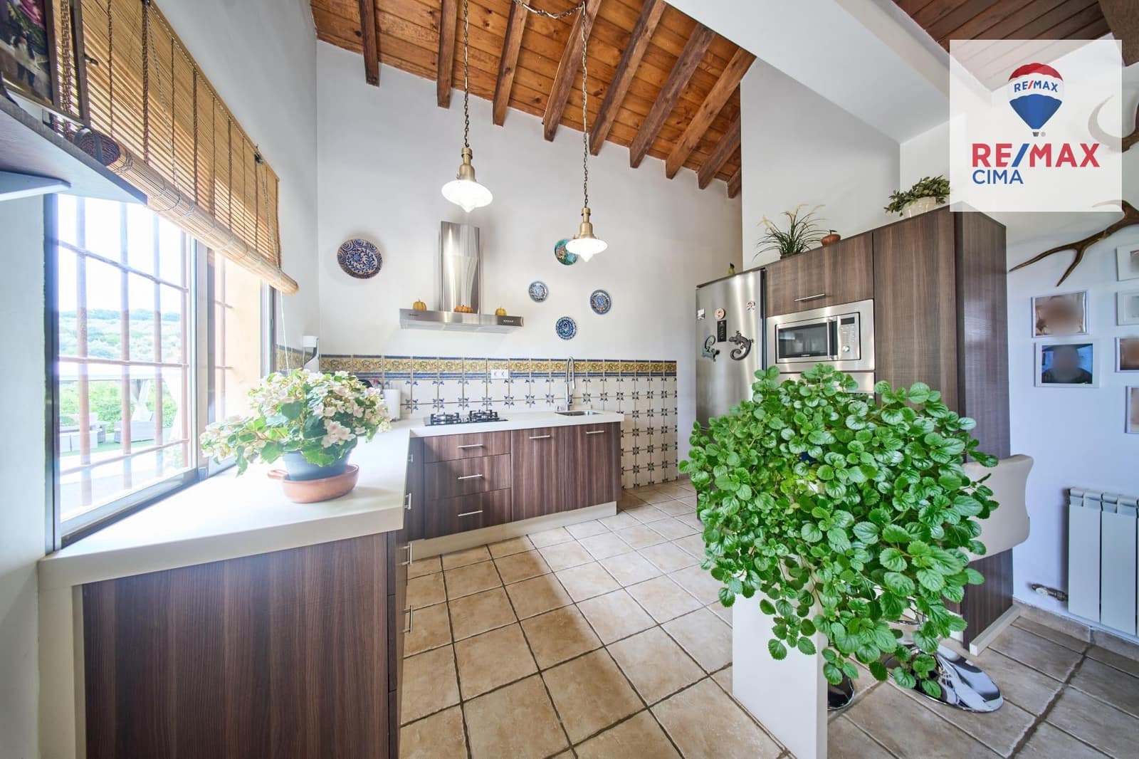 4 slaapkamer Finca/Landhuis te koop in Alcala la Real met zwembad garage - € 399.000 (Ref: 9162423)