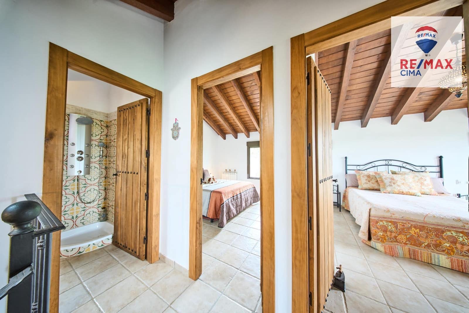 4 slaapkamer Finca/Landhuis te koop in Alcala la Real met zwembad garage - € 399.000 (Ref: 9162423)