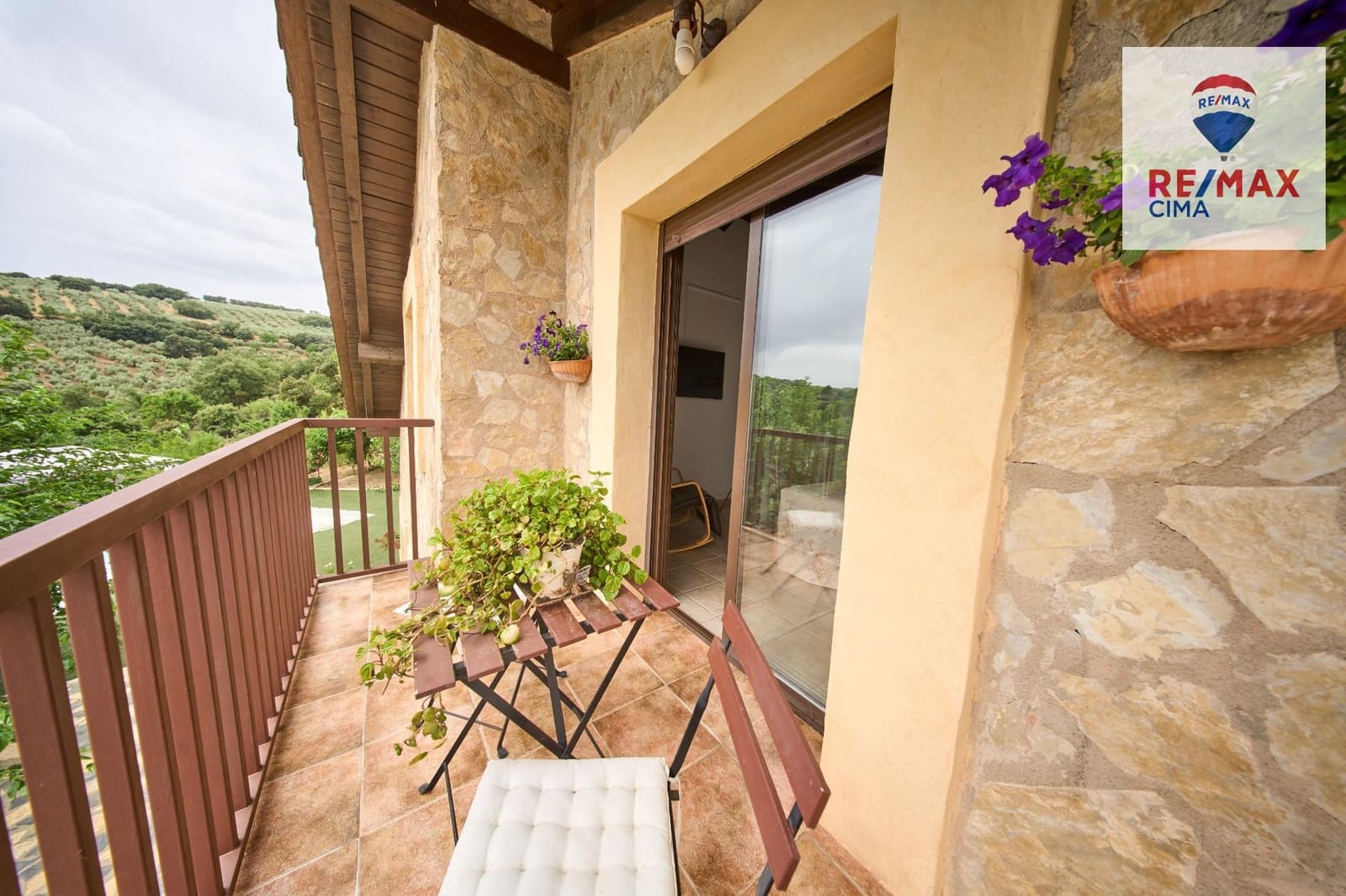 4 slaapkamer Finca/Landhuis te koop in Alcala la Real met zwembad garage - € 399.000 (Ref: 9162423)