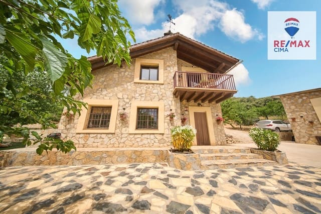 4 slaapkamer Finca/Landhuis te koop in Alcalá la Real met zwembad garage - € 399.000 (Ref: 9162423)