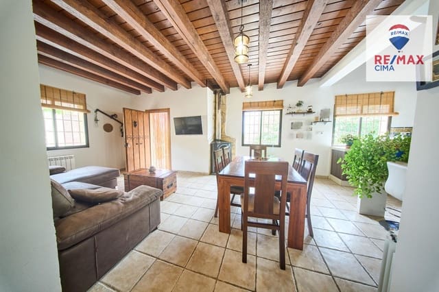 4 slaapkamer Finca/Landhuis te koop in Alcalá la Real met zwembad garage - € 399.000 (Ref: 9162423)