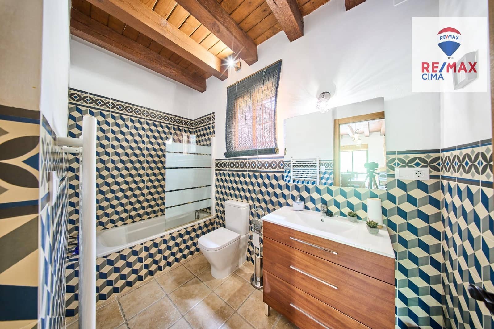 4 slaapkamer Finca/Landhuis te koop in Alcala la Real met zwembad garage - € 399.000 (Ref: 9162423)