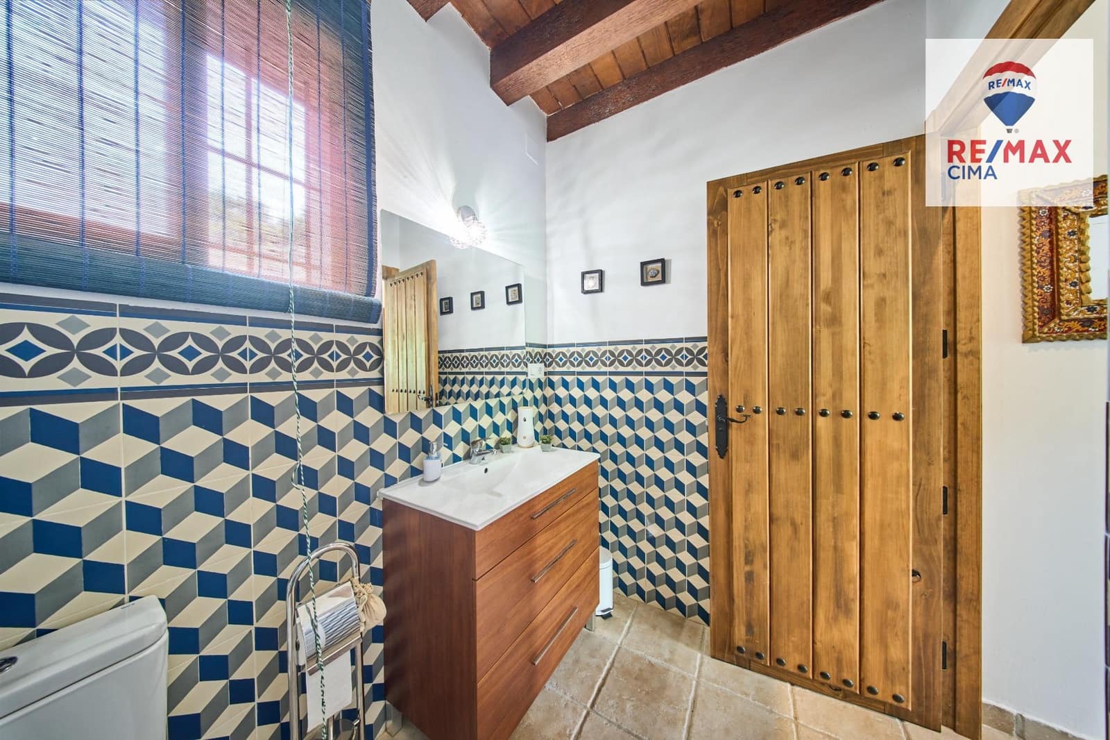 4 slaapkamer Finca/Landhuis te koop in Alcala la Real met zwembad garage - € 399.000 (Ref: 9162423)