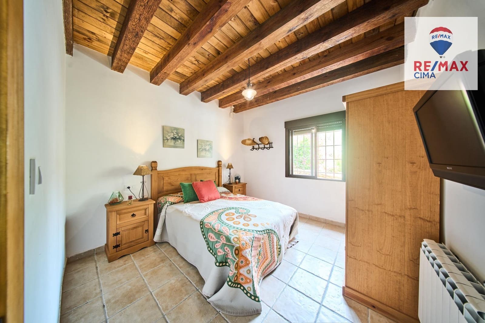 4 slaapkamer Finca/Landhuis te koop in Alcala la Real met zwembad garage - € 399.000 (Ref: 9162423)