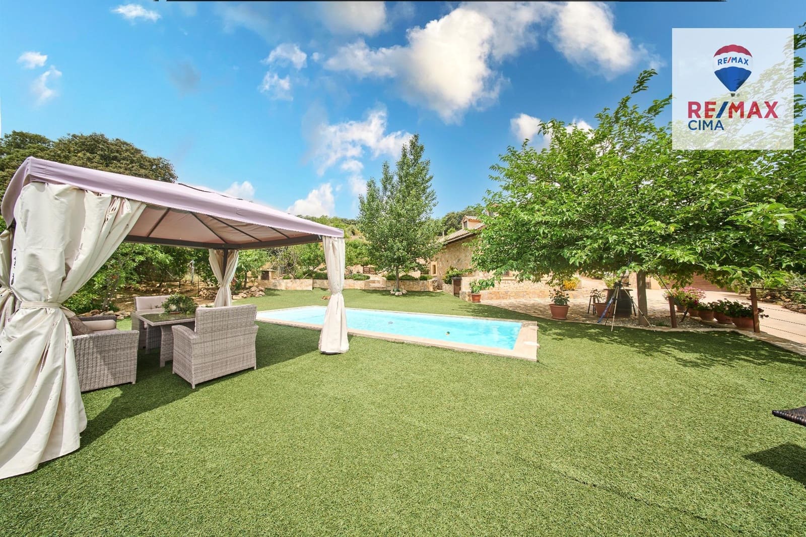 4 slaapkamer Finca/Landhuis te koop in Alcala la Real met zwembad garage - € 399.000 (Ref: 9162423)