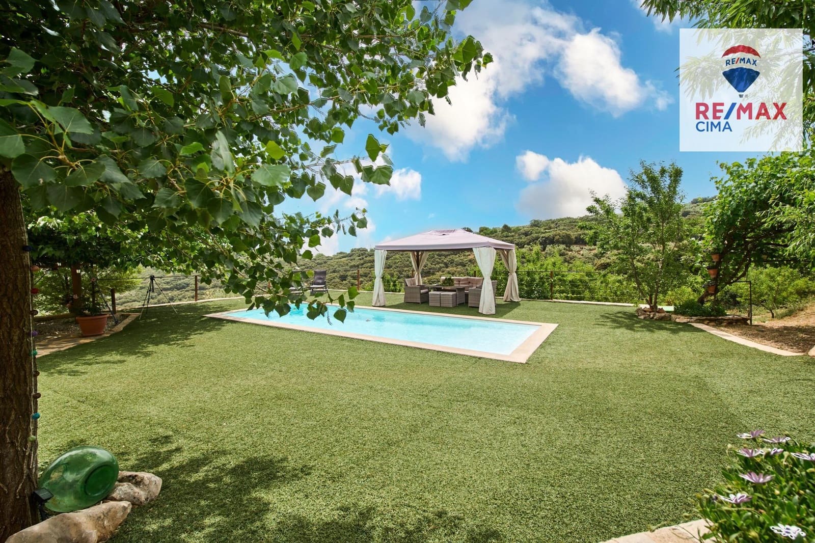 4 slaapkamer Finca/Landhuis te koop in Alcala la Real met zwembad garage - € 399.000 (Ref: 9162423)