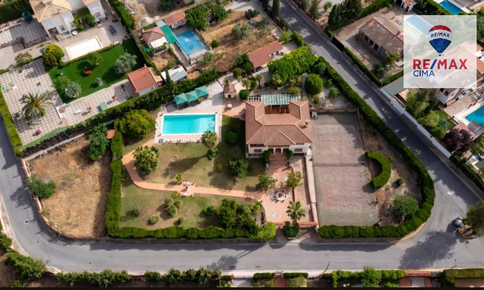 4 chambre Villa/Maison à vendre à Otura avec piscine - 850 000 € (Ref: 9165944)