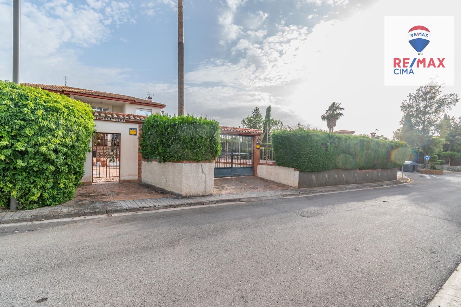 4 chambre Villa/Maison à vendre à Otura avec piscine - 850 000 € (Ref: 9165944)
