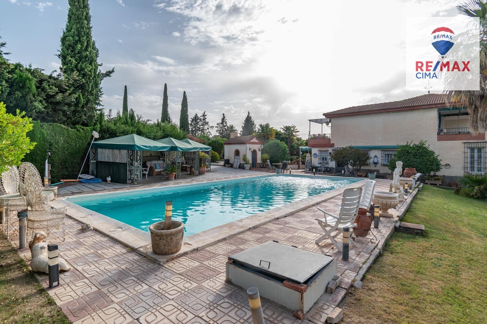 4 chambre Villa/Maison à vendre à Otura avec piscine - 850 000 € (Ref: 9165944)