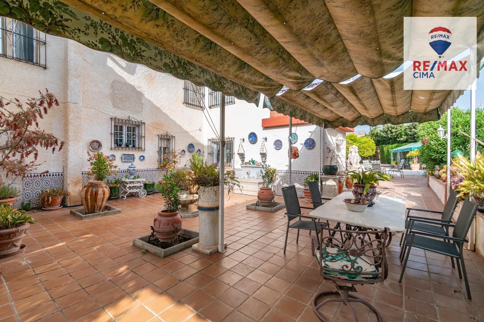 4 chambre Villa/Maison à vendre à Otura avec piscine - 850 000 € (Ref: 9165944)