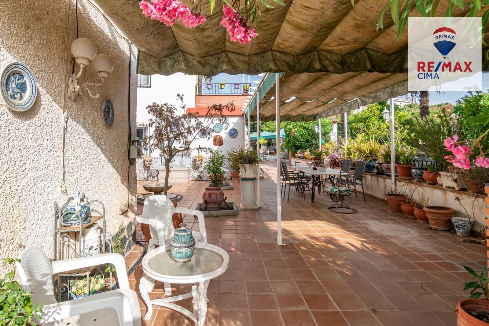 4 chambre Villa/Maison à vendre à Otura avec piscine - 850 000 € (Ref: 9165944)