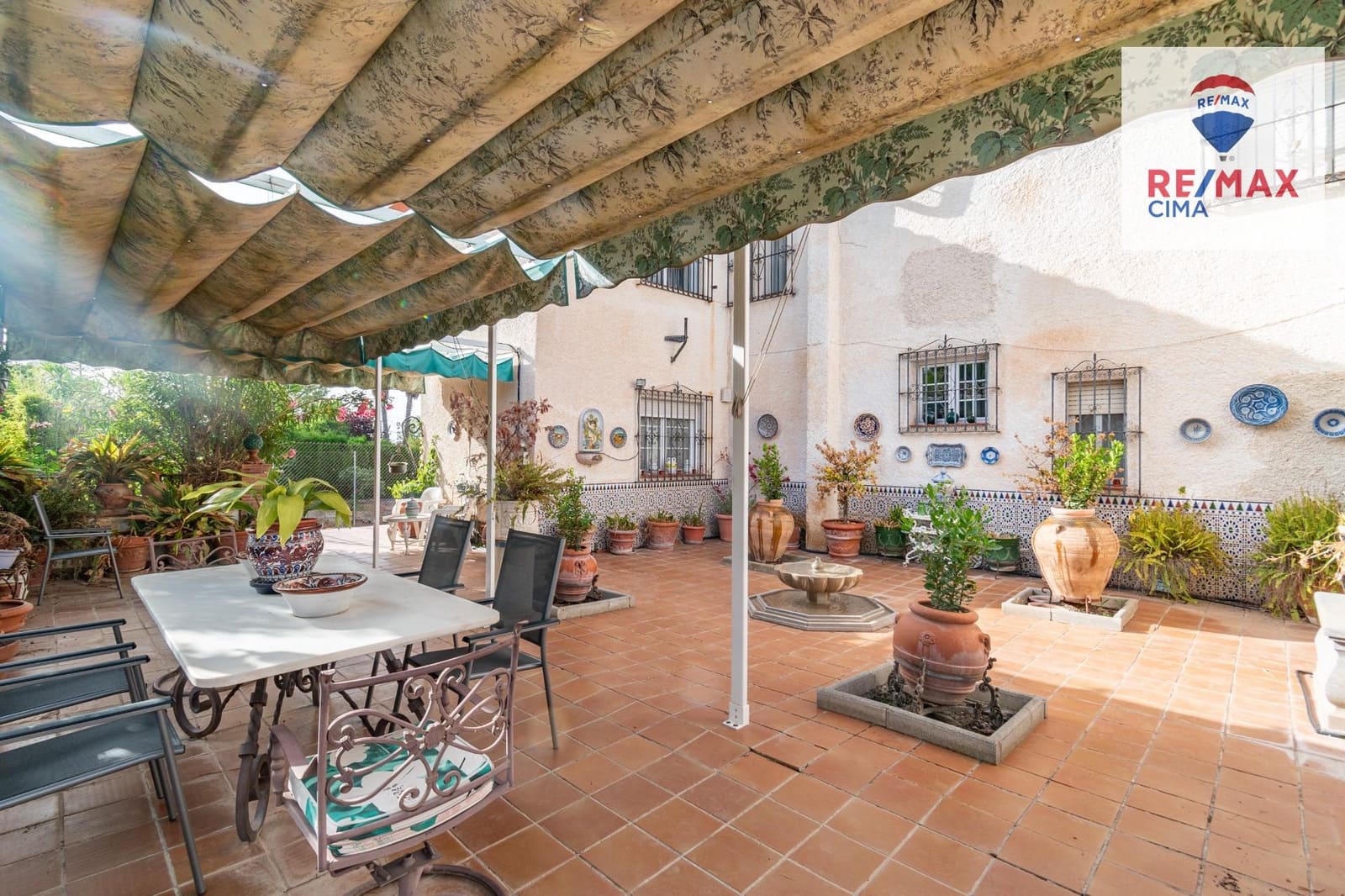 4 chambre Villa/Maison à vendre à Otura avec piscine - 850 000 € (Ref: 9165944)