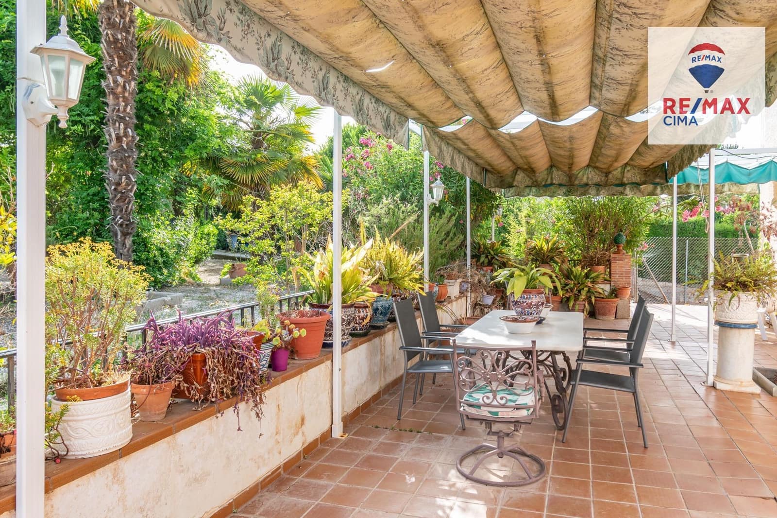 4 chambre Villa/Maison à vendre à Otura avec piscine - 850 000 € (Ref: 9165944)