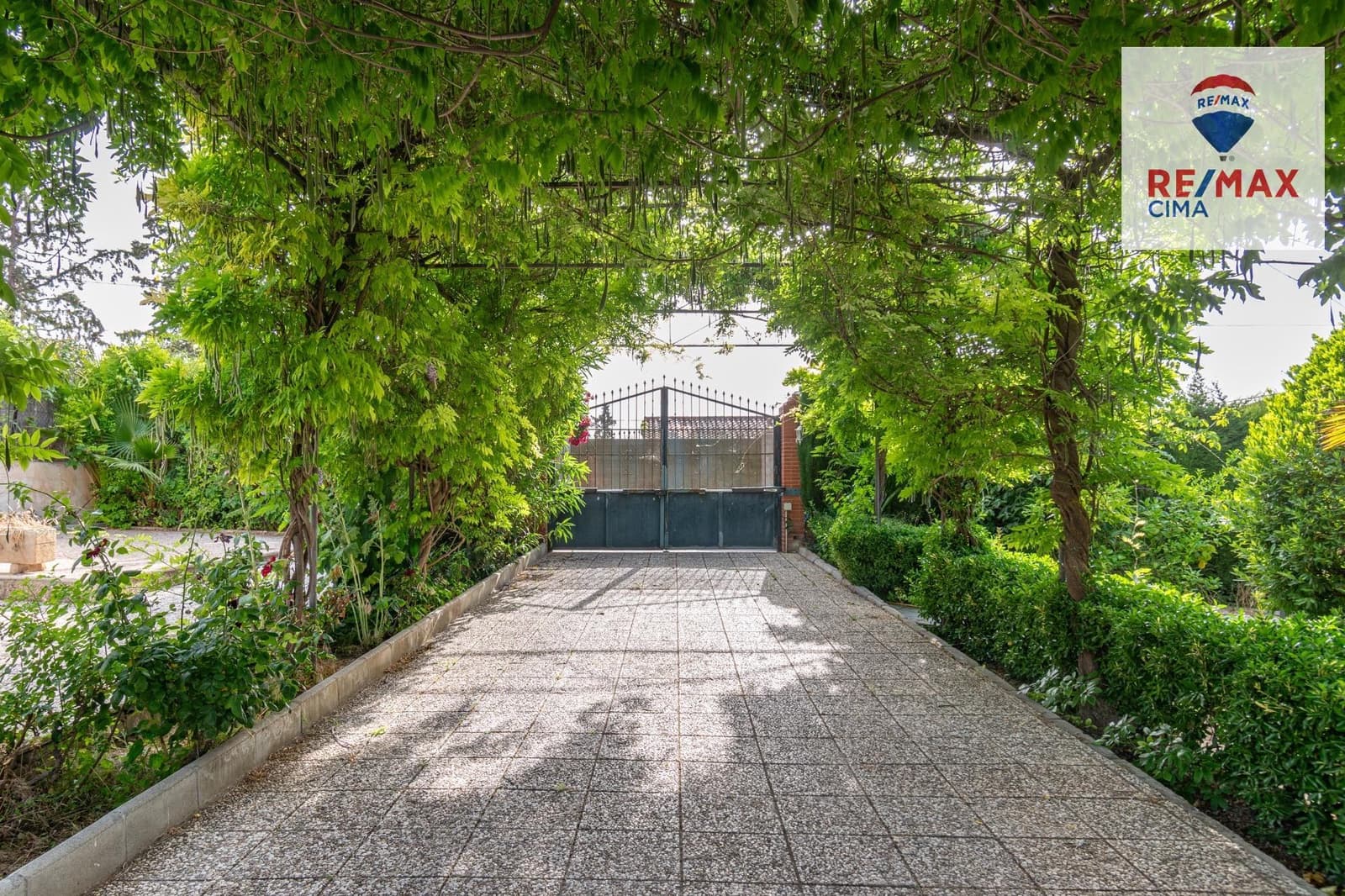 4 chambre Villa/Maison à vendre à Otura avec piscine - 850 000 € (Ref: 9165944)