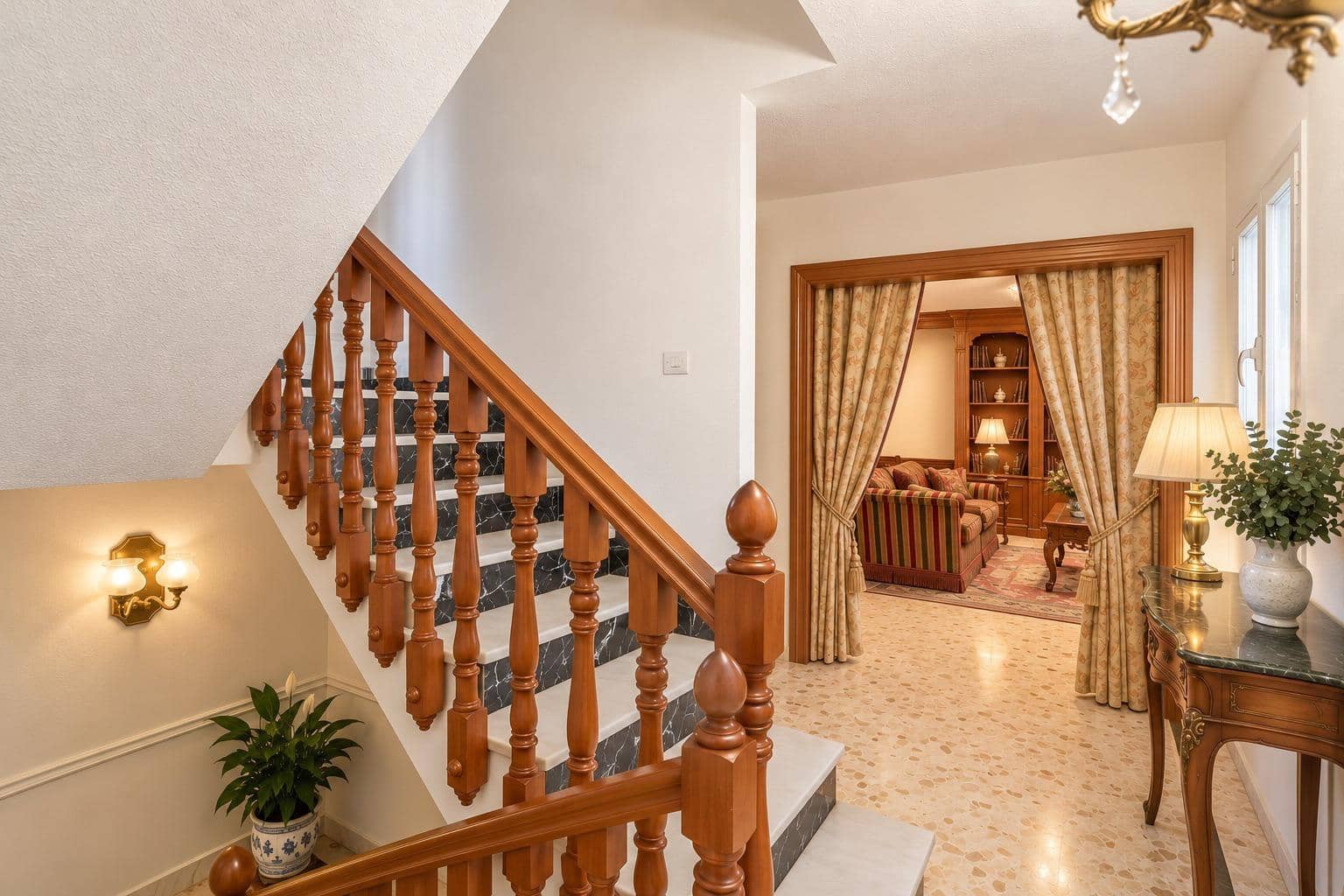 4 bedroom Villa for sale in Otura with pool - € 850,000 (Ref: 9165944)