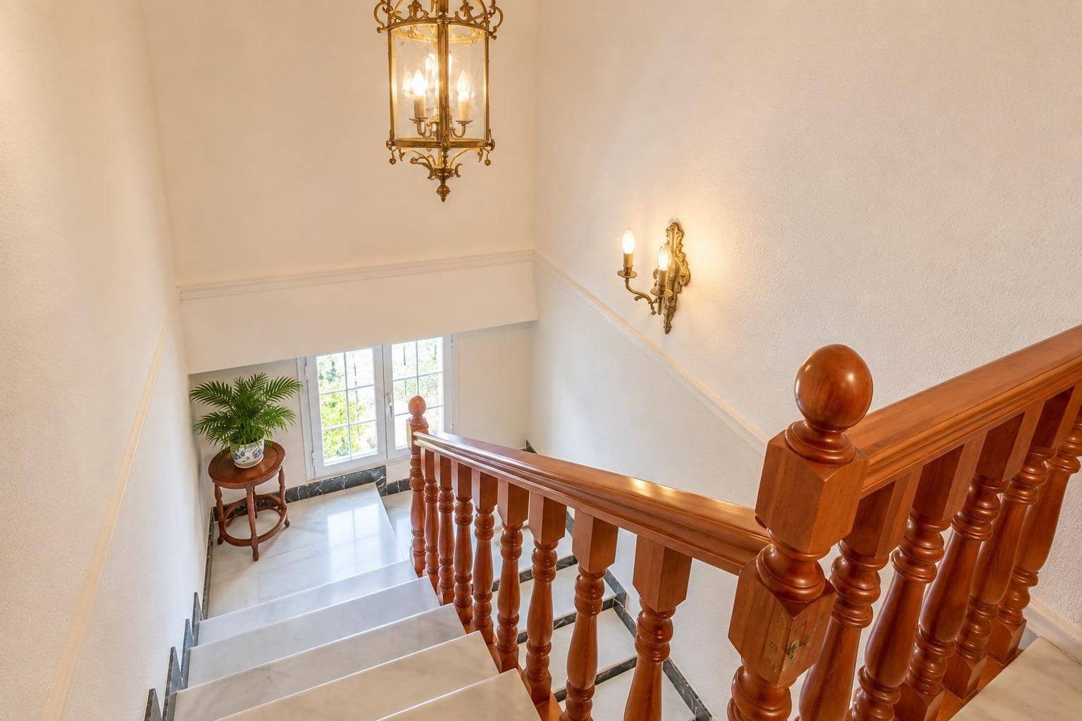 4 bedroom Villa for sale in Otura with pool - € 850,000 (Ref: 9165944)