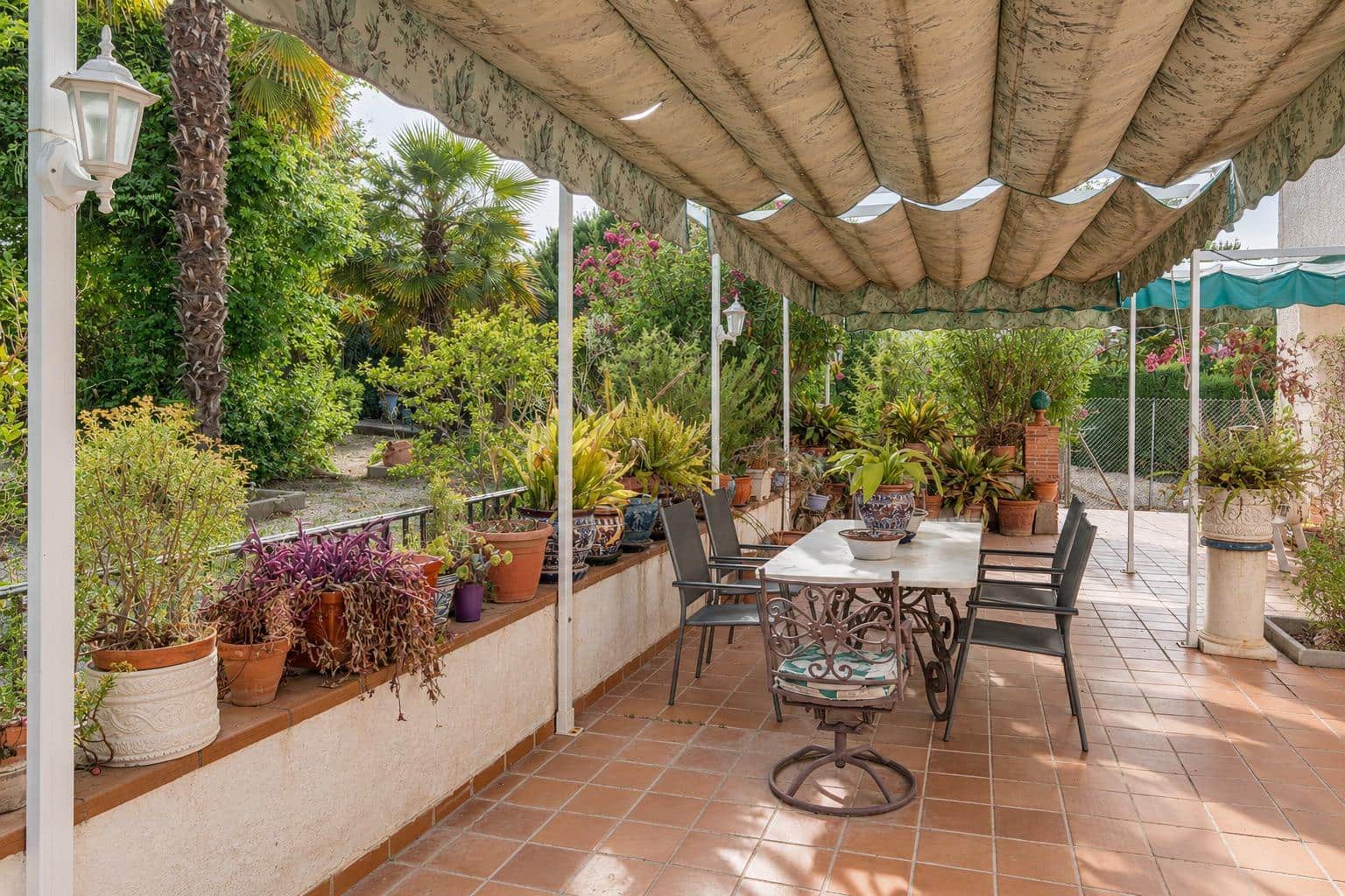 4 bedroom Villa for sale in Otura with pool - € 850,000 (Ref: 9165944)
