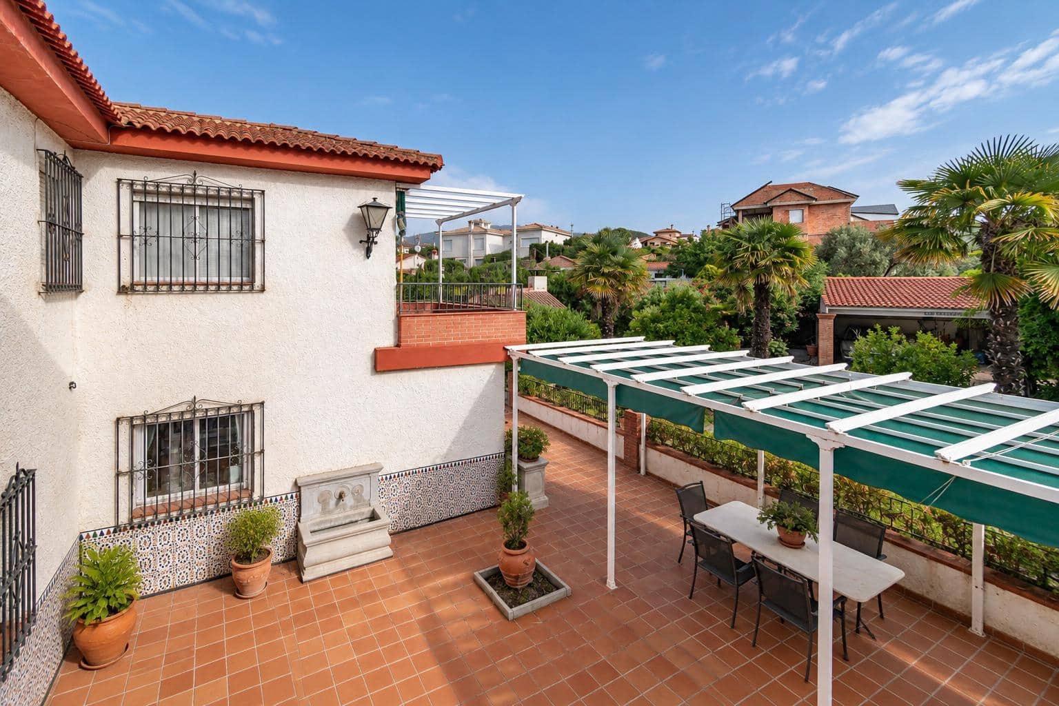4 bedroom Villa for sale in Otura with pool - € 850,000 (Ref: 9165944)