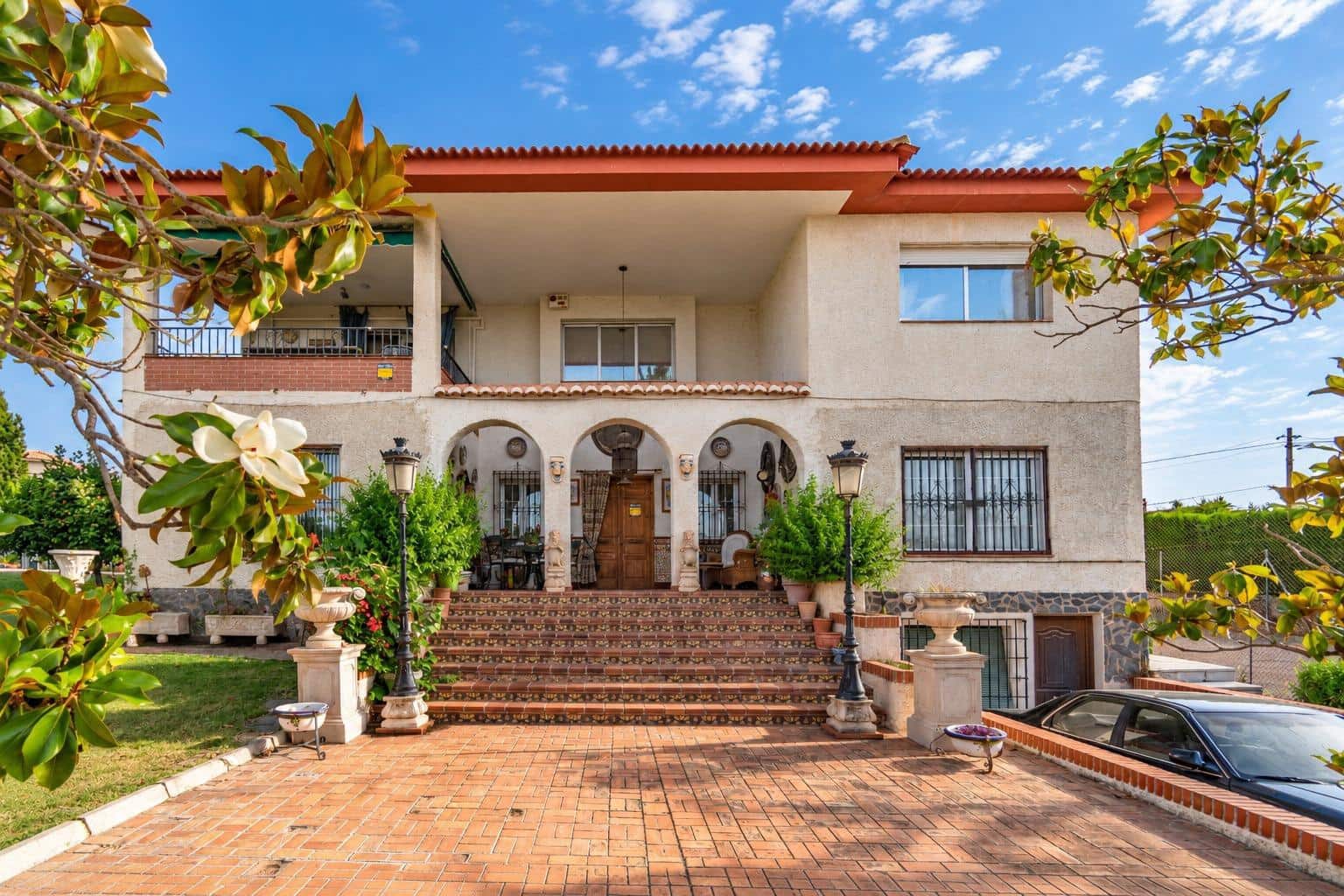 4 bedroom Villa for sale in Otura with pool - € 850,000 (Ref: 9165944)
