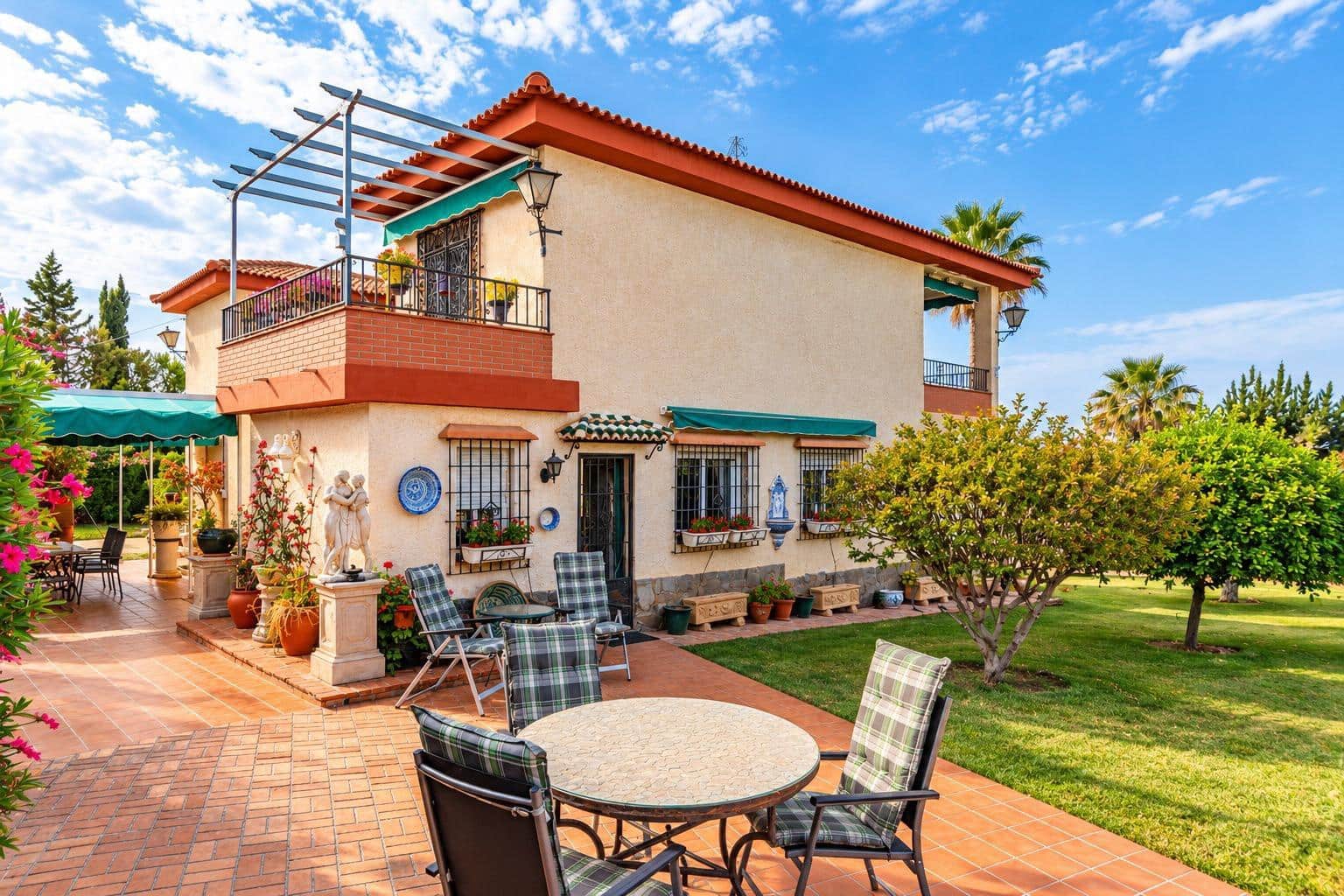 4 bedroom Villa for sale in Otura with pool - € 850,000 (Ref: 9165944)