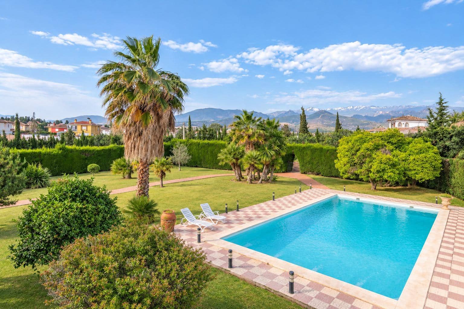 4 bedroom Villa for sale in Otura with pool - € 850,000 (Ref: 9165944)
