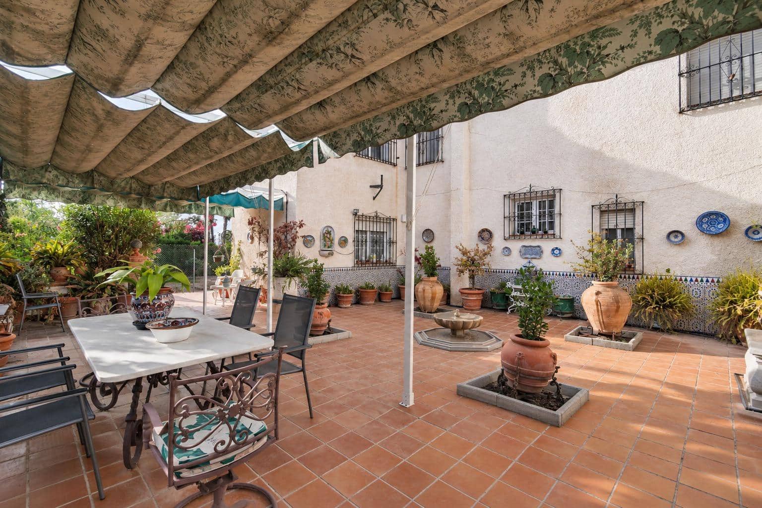 4 bedroom Villa for sale in Otura with pool - € 850,000 (Ref: 9165944)