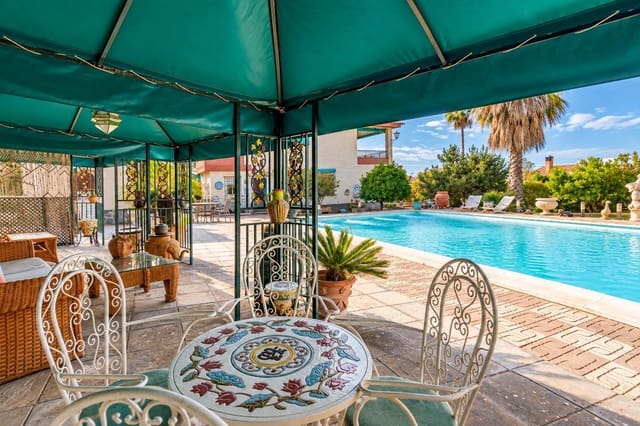 4 chambre Villa/Maison à vendre à Otura avec piscine - 850 000 € (Ref: 9165944)