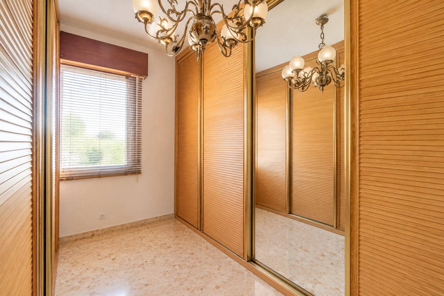 4 bedroom Villa for sale in Otura with pool - € 850,000 (Ref: 9165944)