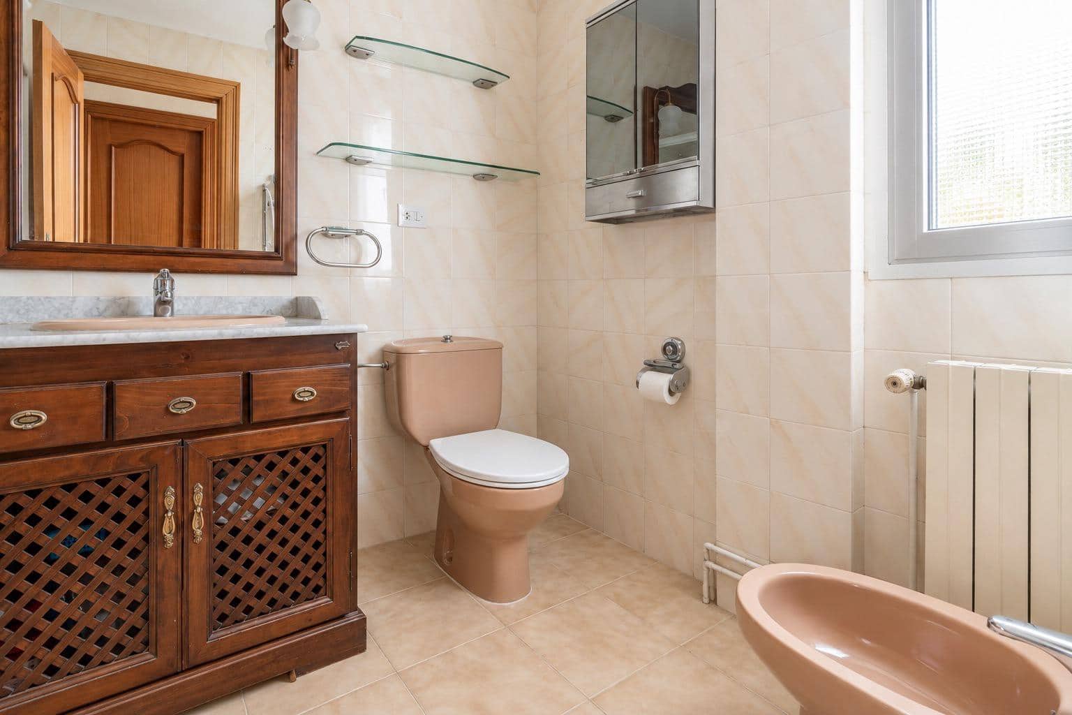 4 bedroom Villa for sale in Otura with pool - € 850,000 (Ref: 9165944)