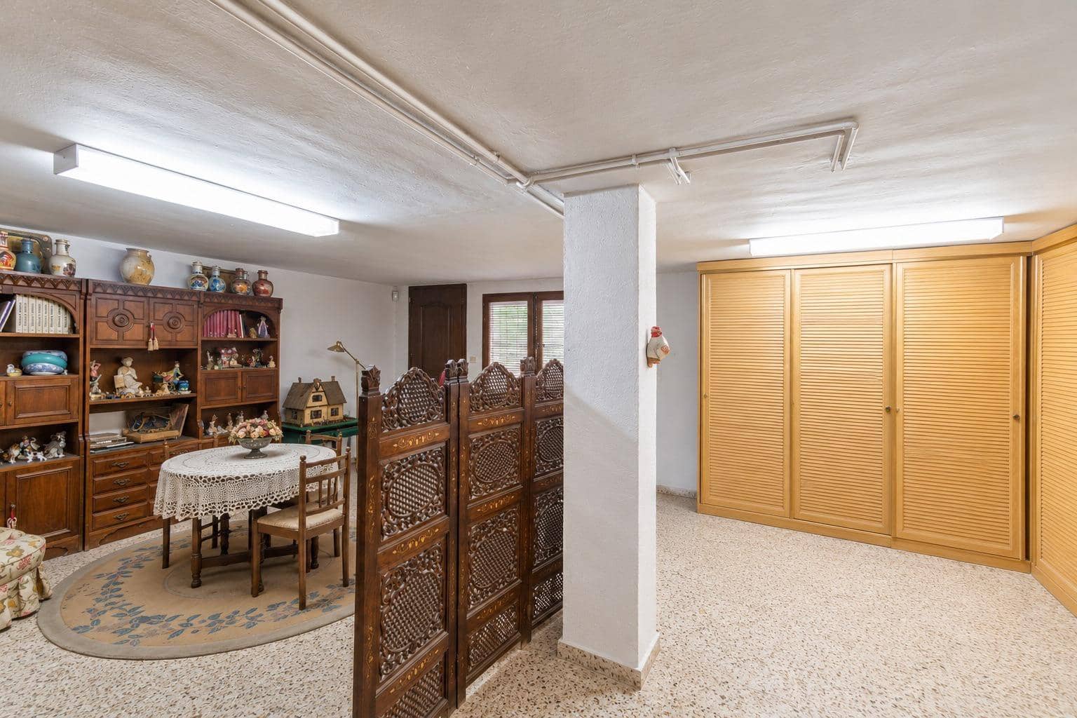 4 bedroom Villa for sale in Otura with pool - € 850,000 (Ref: 9165944)