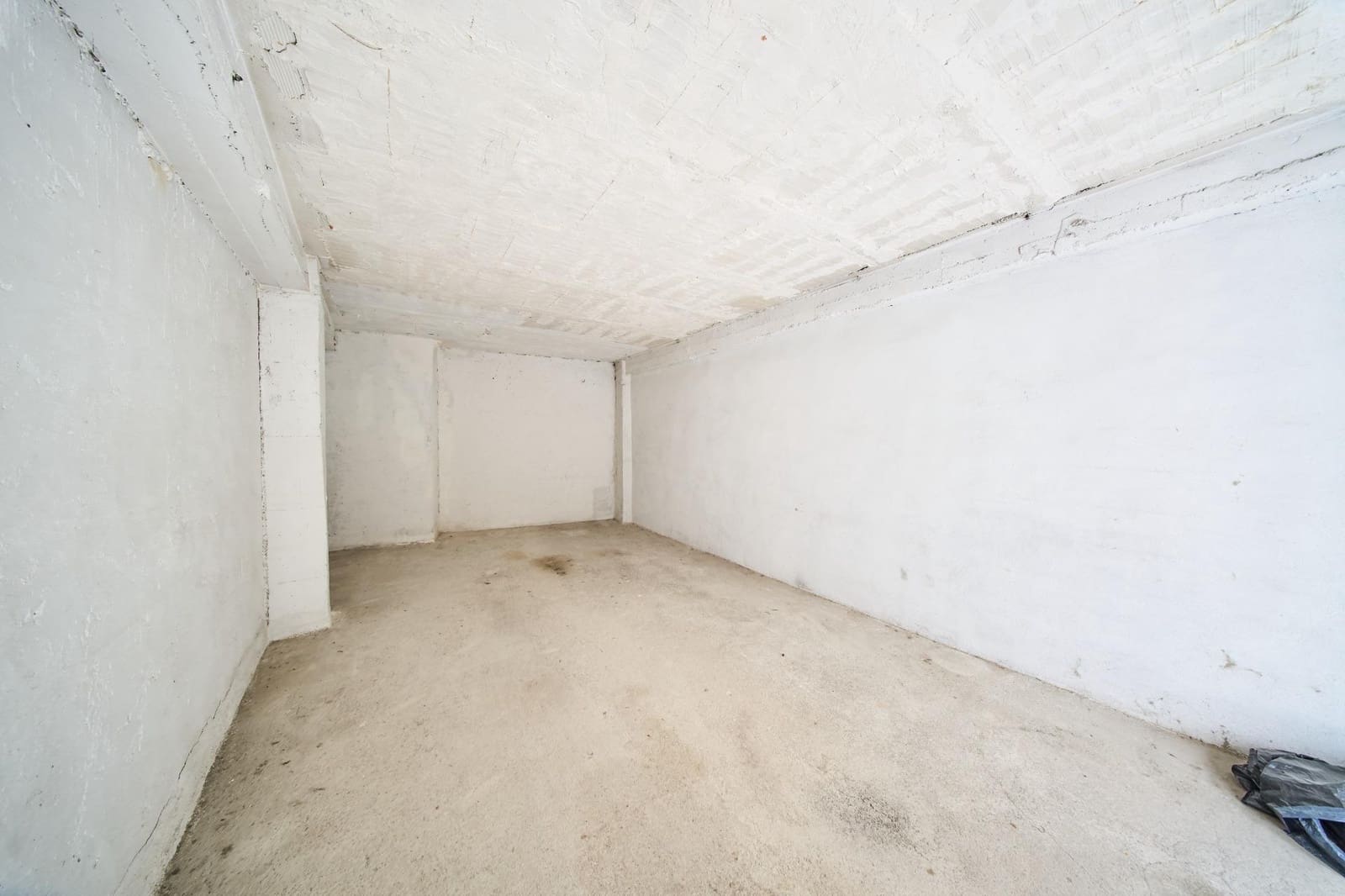 Garage till salu i Granada stad - 26 500 € (Ref: 9169688)