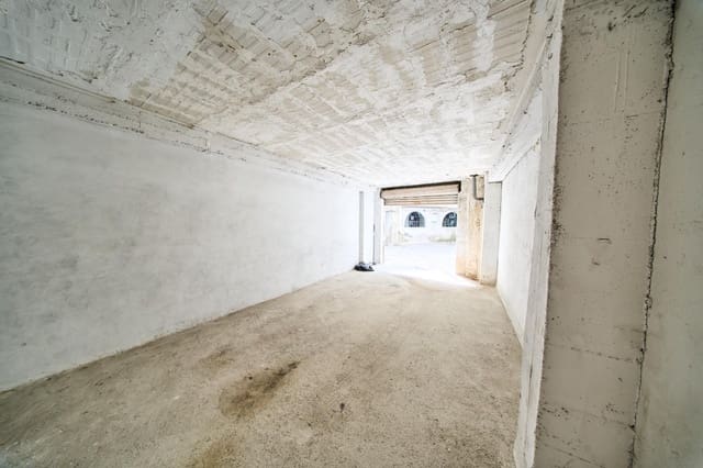 Garage till salu i Granada stad - 26 500 € (Ref: 9169688)