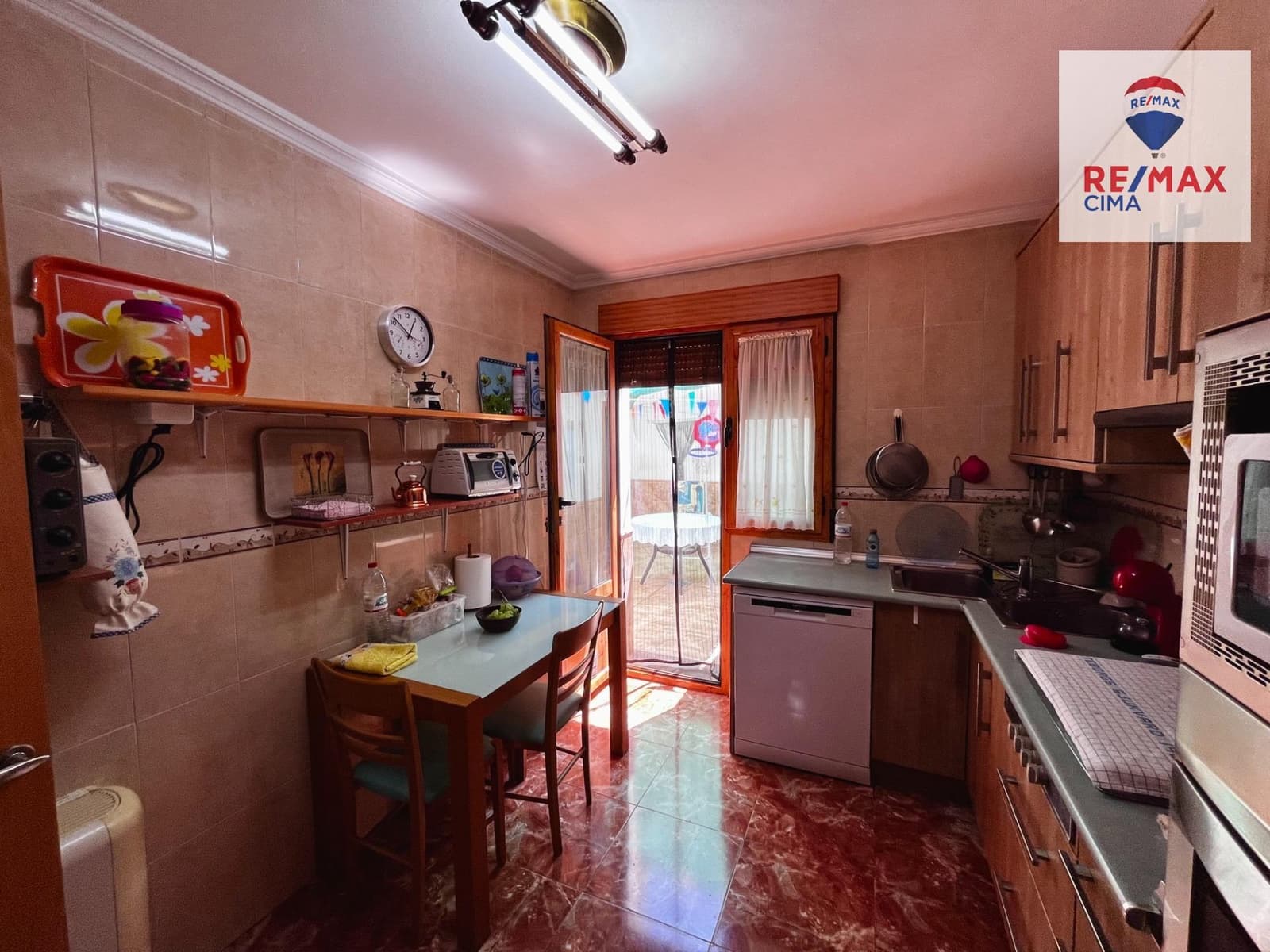 4 bedroom Townhouse for sale in Huescar with garage - € 200,000 (Ref: 9169693)