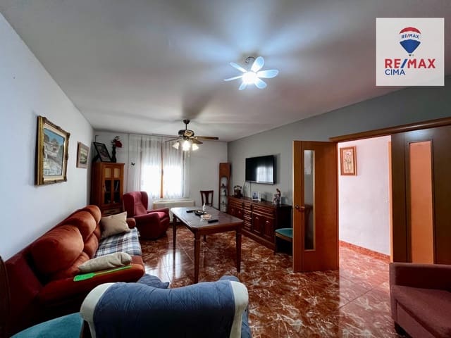 4 bedroom Townhouse for sale in Huéscar with garage - € 200,000 (Ref: 9169693)