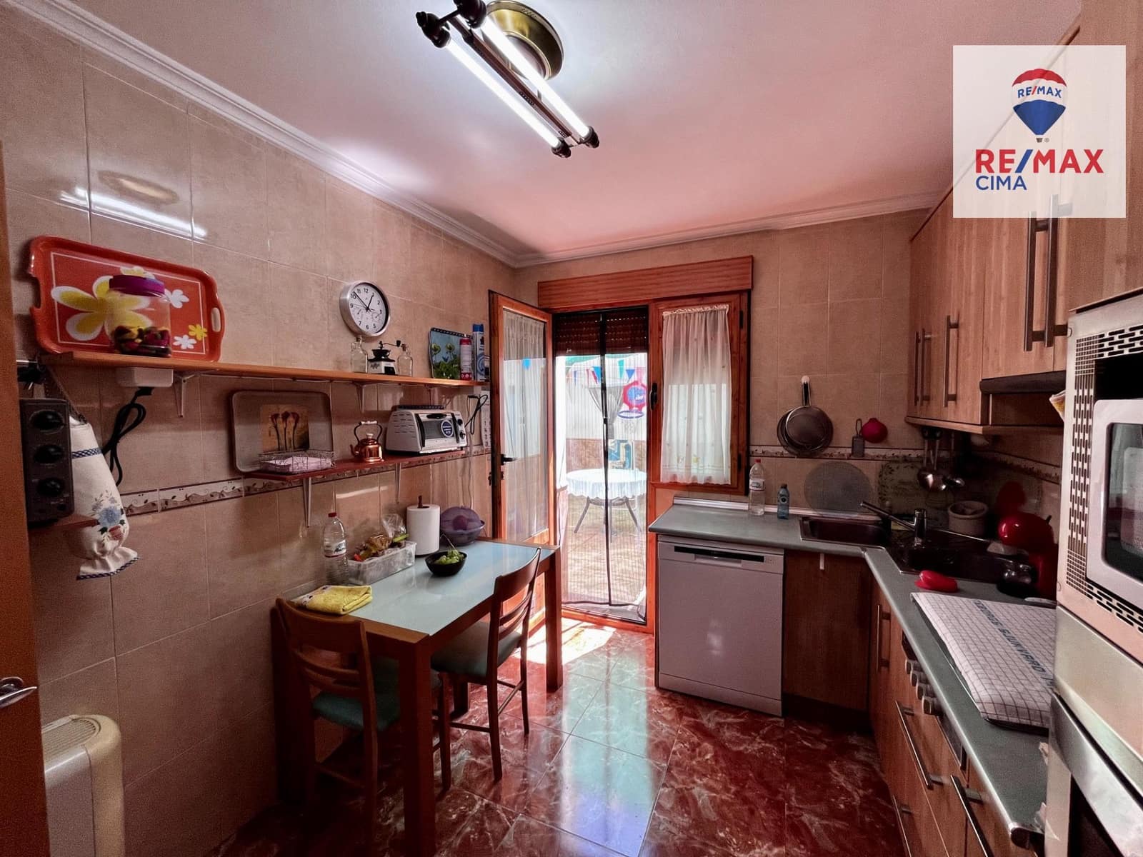 4 bedroom Townhouse for sale in Huescar with garage - € 200,000 (Ref: 9169693)