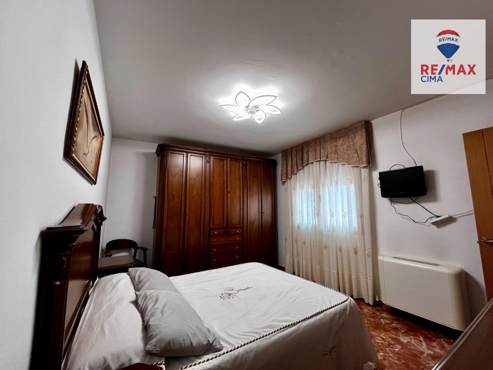 4 bedroom Townhouse for sale in Huescar with garage - € 200,000 (Ref: 9169693)